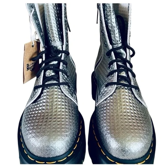 Dr. Martens Platform Boots - Jadon Stud Embossed Silver NWT NEW - Picture 4 of 7